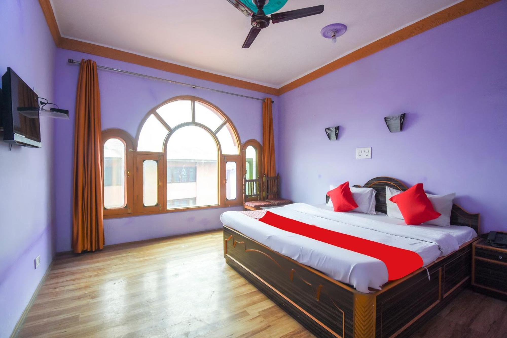 Oyo Hotel New Divine Kashmir Durgjan Εξωτερικό φωτογραφία