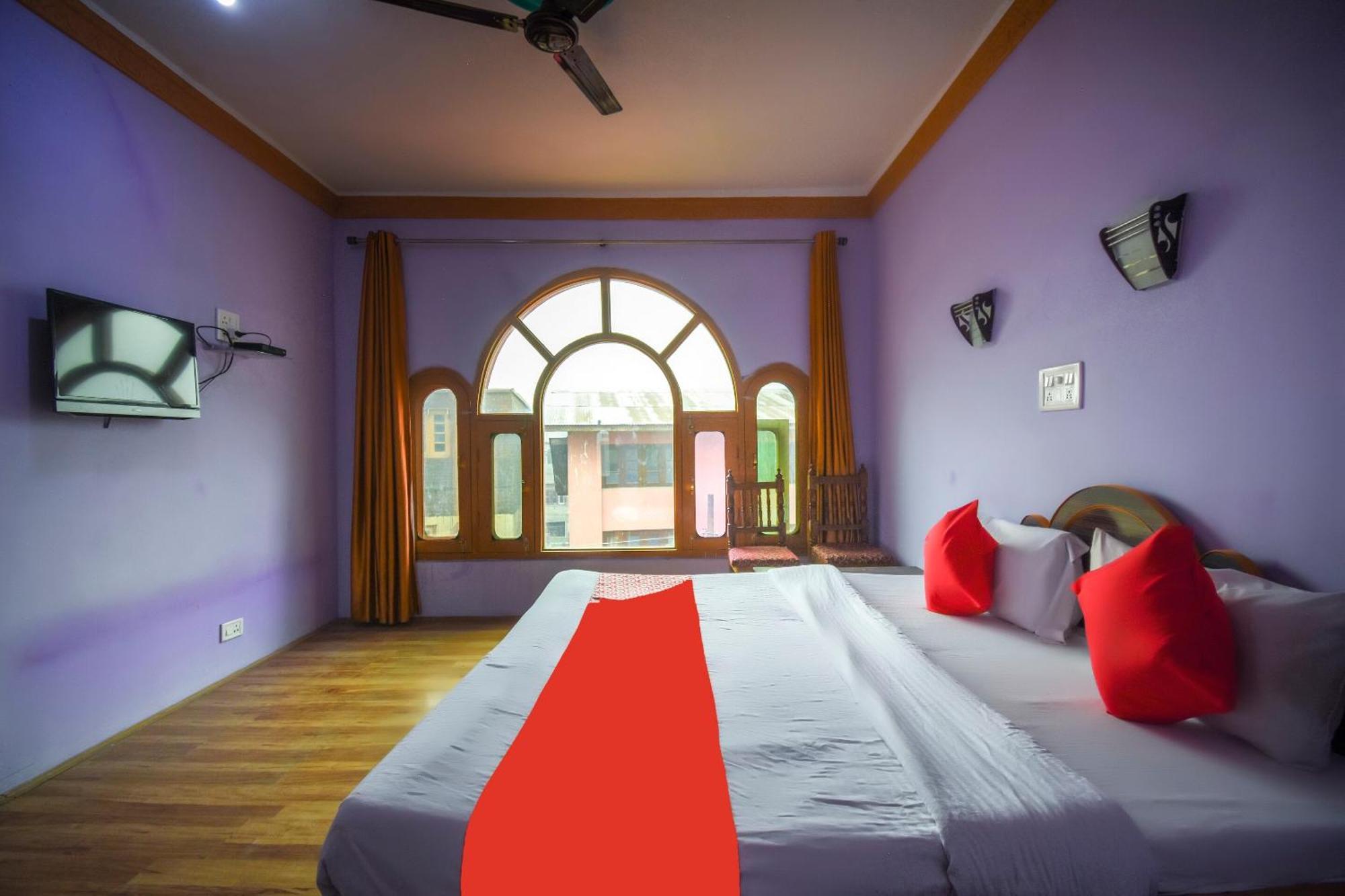 Oyo Hotel New Divine Kashmir Durgjan Εξωτερικό φωτογραφία