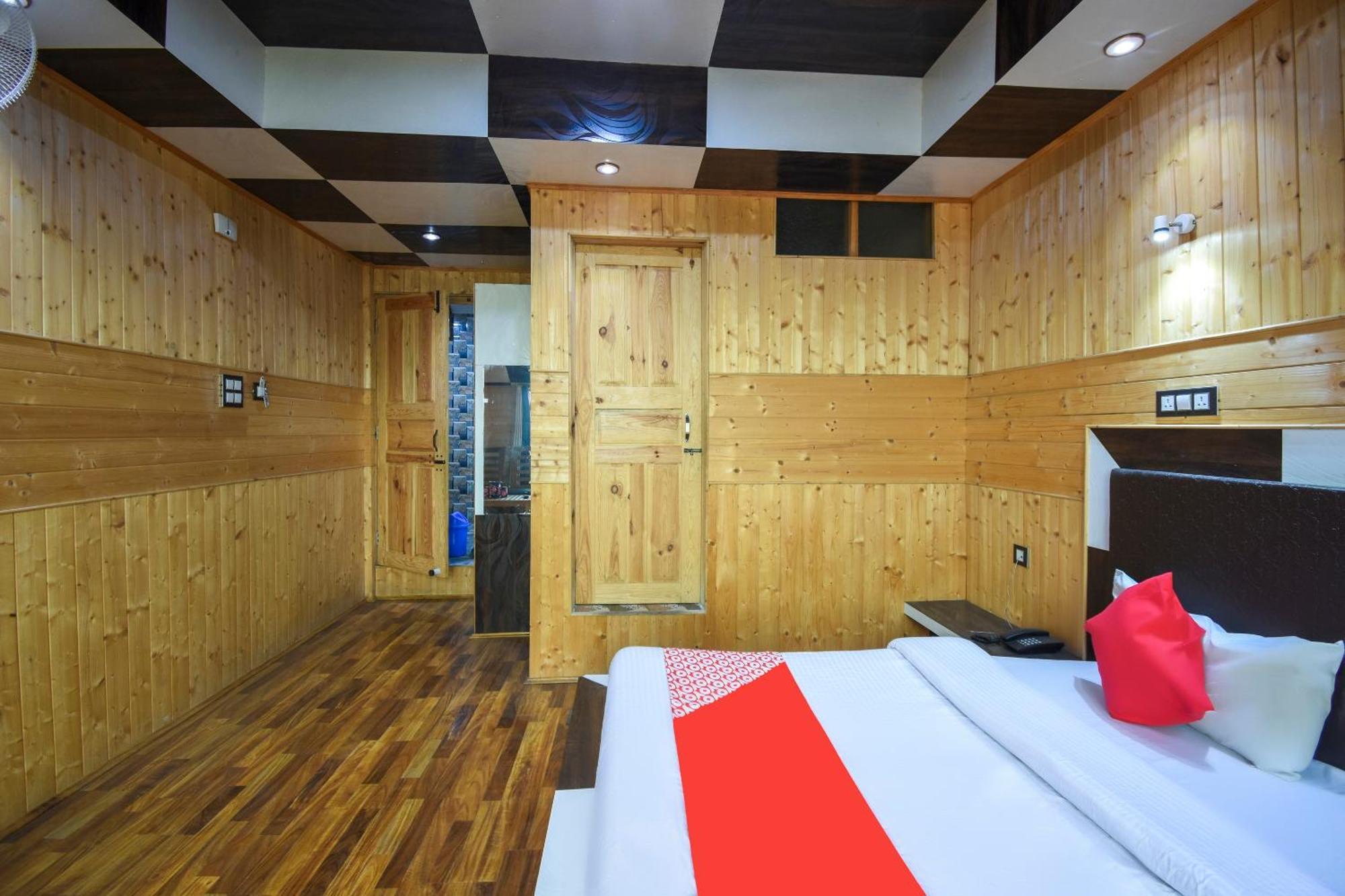 Oyo Hotel New Divine Kashmir Durgjan Εξωτερικό φωτογραφία