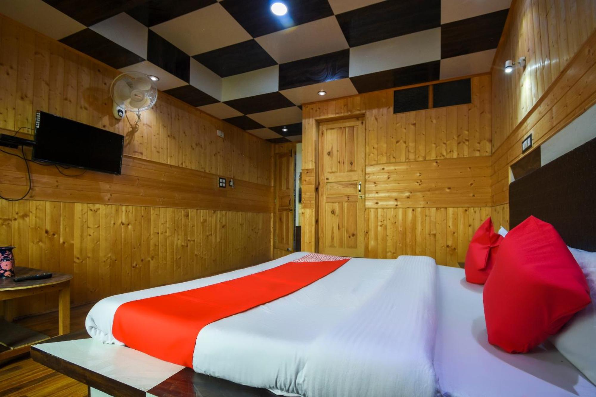 Oyo Hotel New Divine Kashmir Durgjan Εξωτερικό φωτογραφία